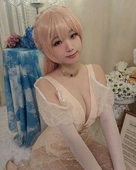 黑丝美腿格外诱人！清纯系韩妹Coser“luppicos”赏